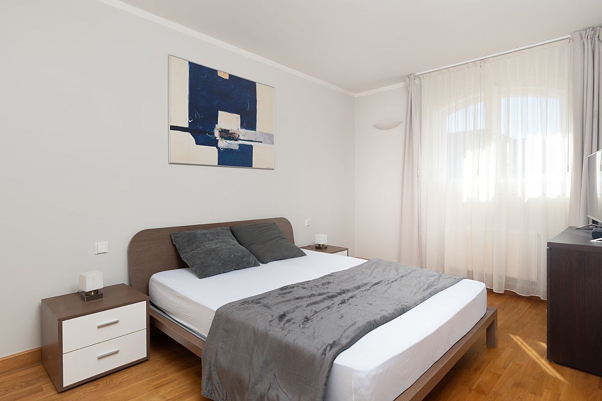 Pronájem bytu 2+kk 61 m², Praha – fotka 1 z 3