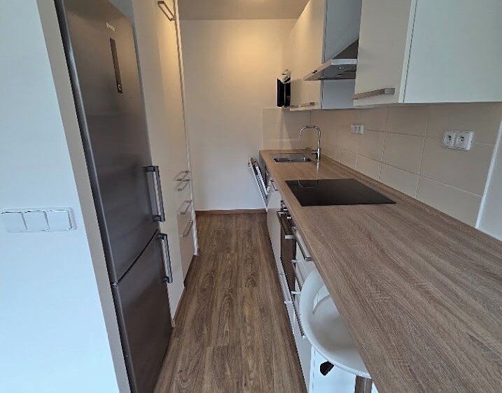 Pronájem bytu 3+kk, 72 m² (3 z 23)