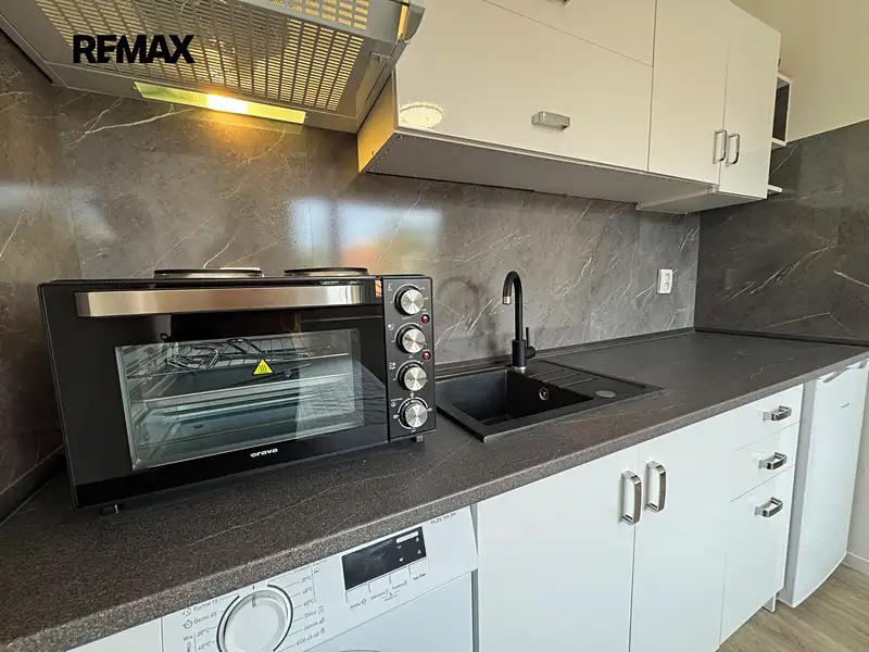 Pronájem bytu 1+kk 20 m², Děčín – náhled fotky 1