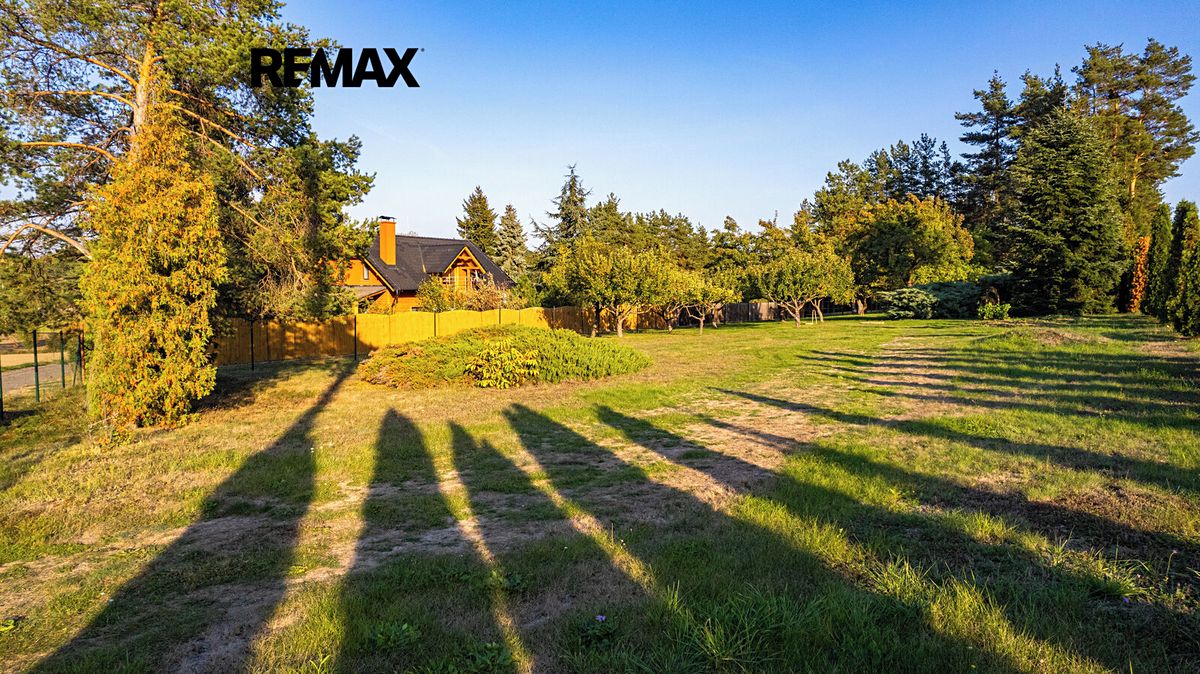 Prodej stavebního pozemku 1982 m² – fotografie 2