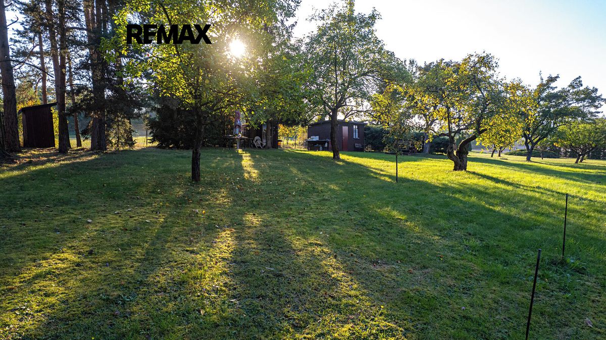 Prodej stavebního pozemku 1982 m² – fotografie 5