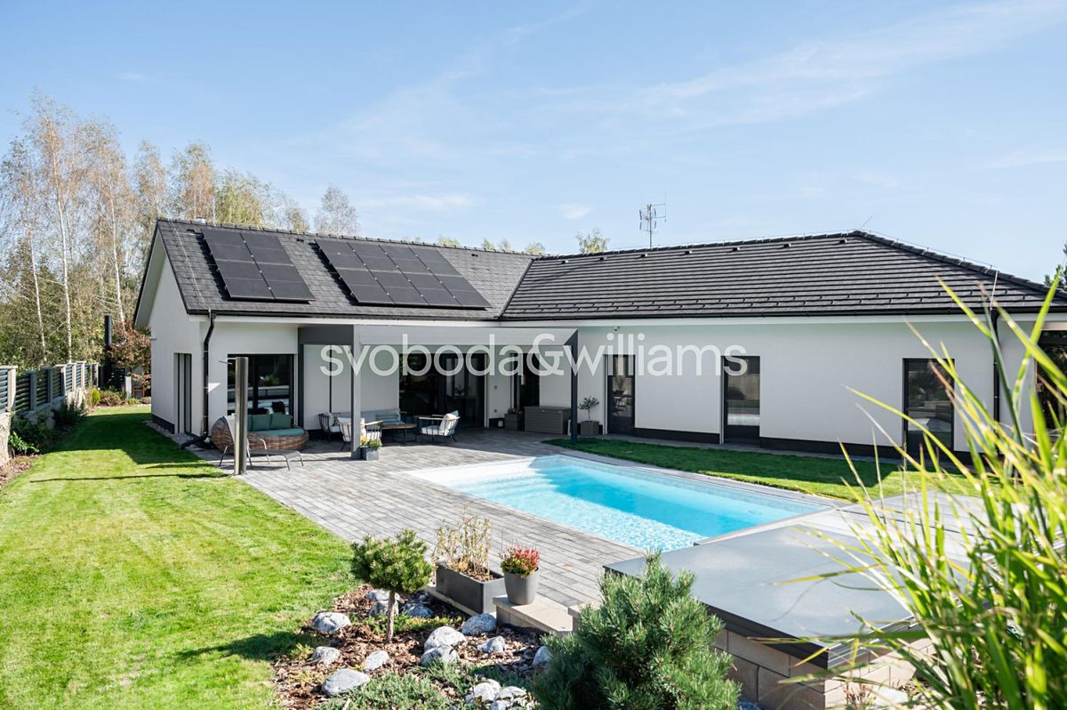 Prodej rodinného domu 179 m², pozemek 1169 m², Velké Popovice – fotka 1 z 3