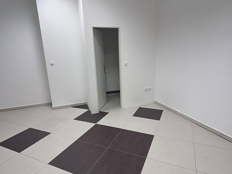 Комерційне приміщення в оренду, 22 м² (4 з 12)