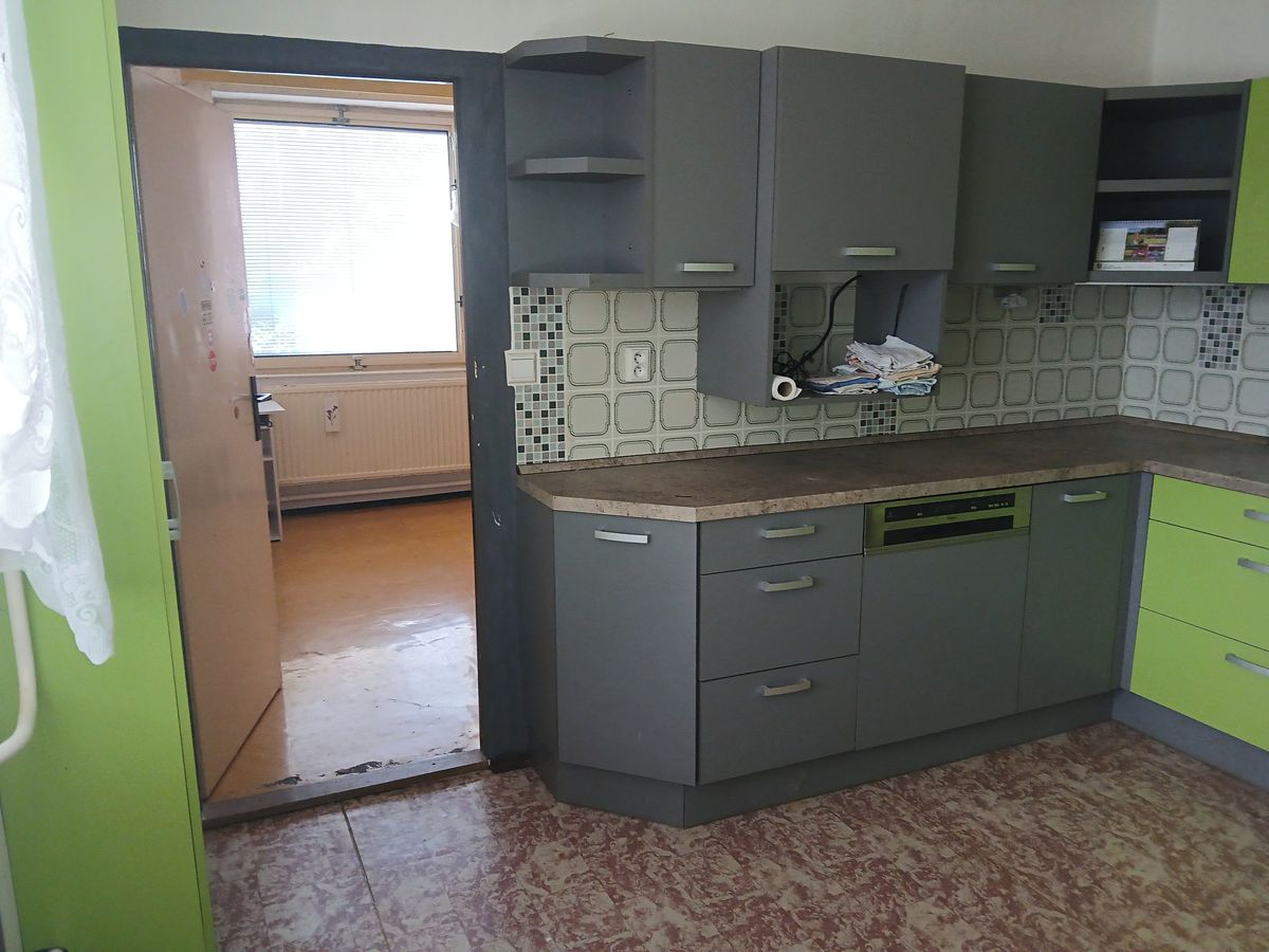 Prodej rodinného domu 180 m², pozemek 1448 m² – fotografie 3