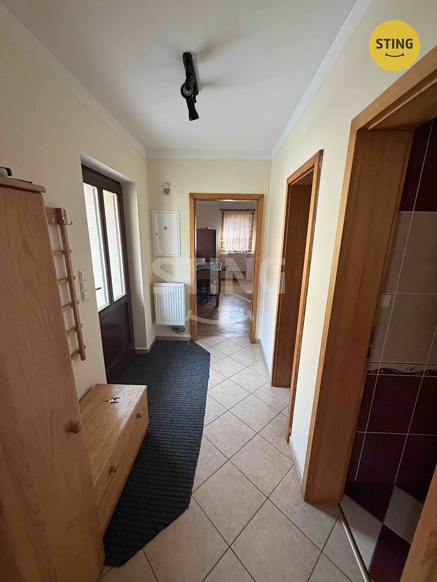 Pronájem rodinného domu 170 m², pozemek 307 m² – fotografie 4