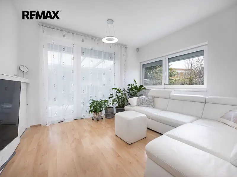 Prodej rodinného domu 156 m², pozemek 495 m², Praha – náhled fotky 2