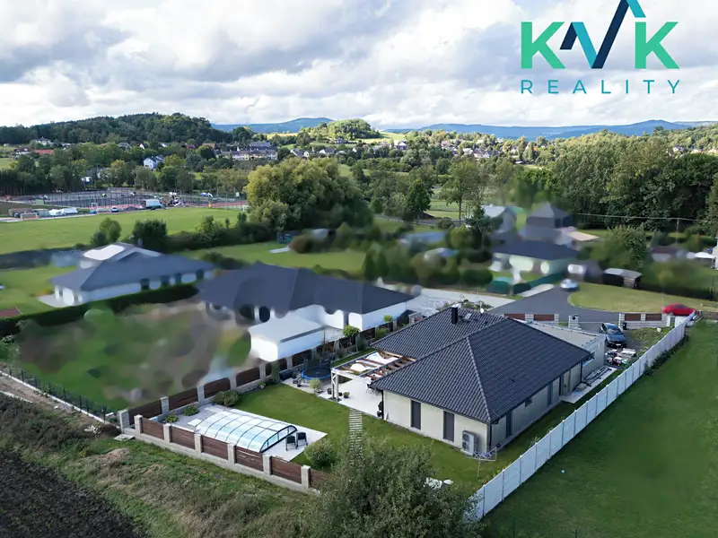 Prodej rodinného domu 228 m², pozemek 1069 m², Hájek – náhled fotky 1