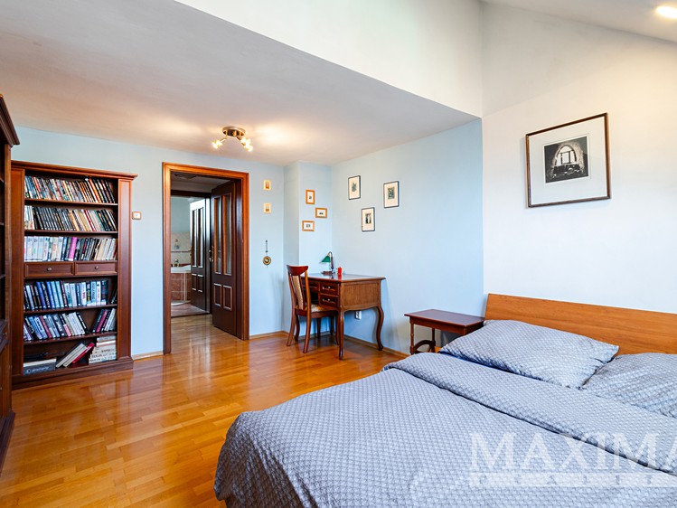 Будинок на продаж, 378 м² (24 з 30)