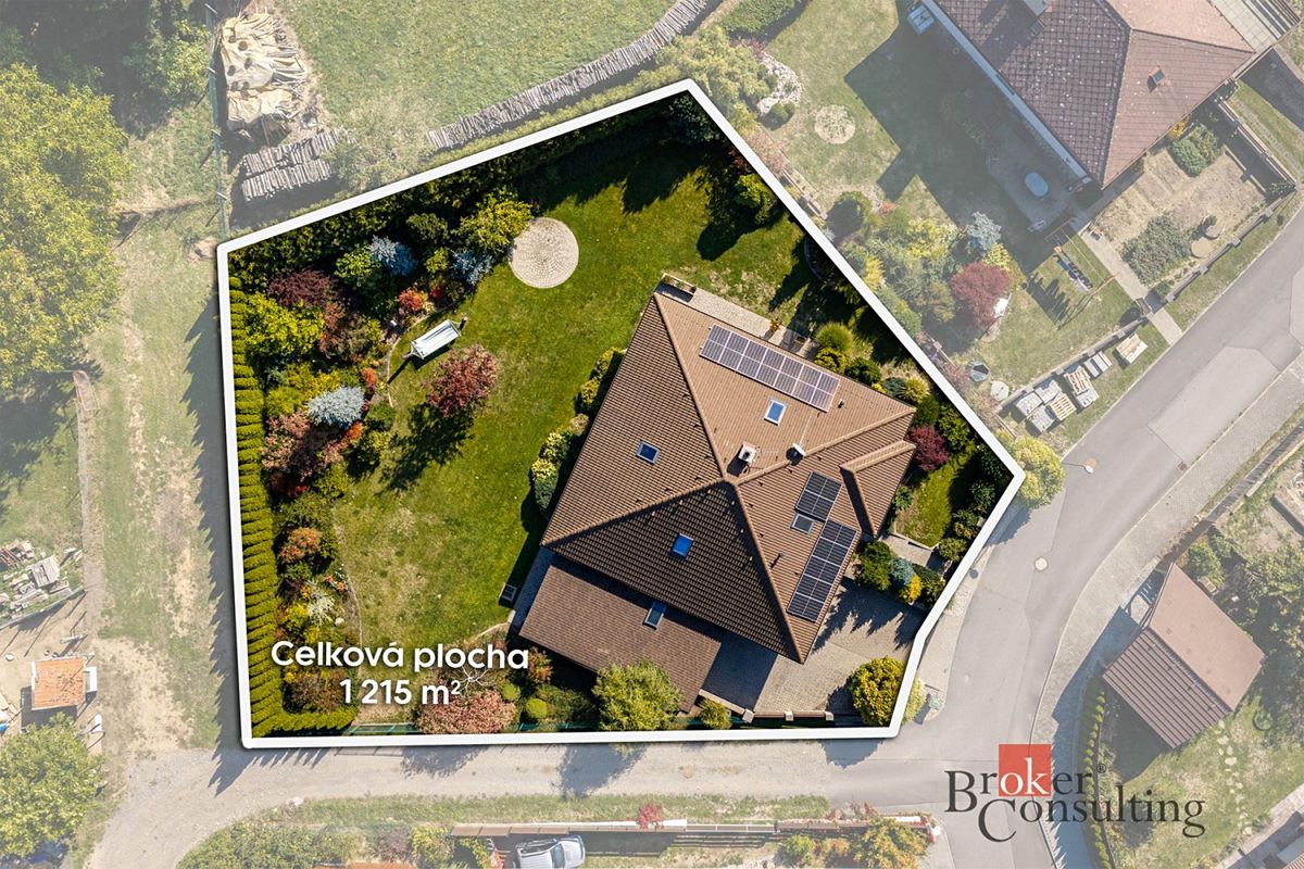 Prodej rodinného domu 195 m², pozemek 1215 m² – fotografie 3