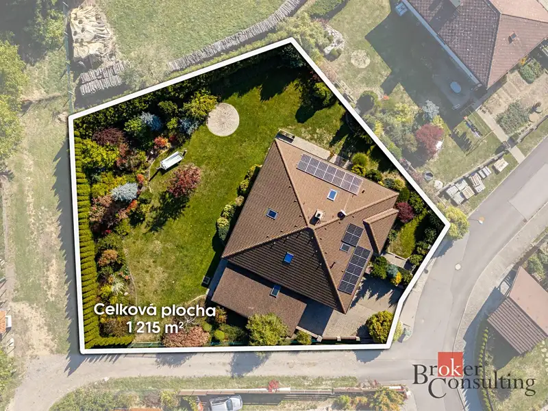 Prodej rodinného domu 195 m², pozemek 1215 m², Kamenice – náhled fotky 3