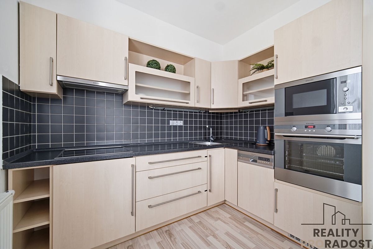 Pronájem bytu 2+kk 73 m² – fotografie 3