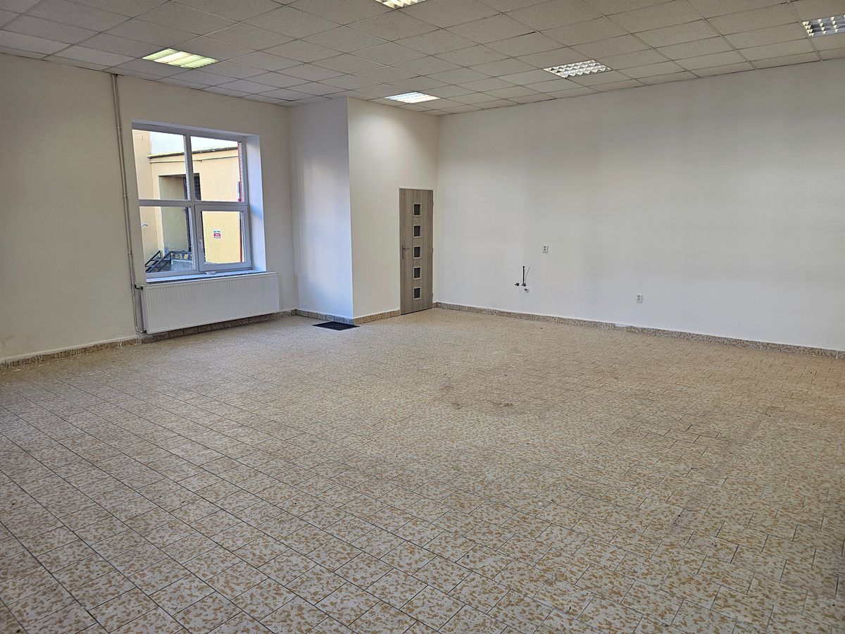 Pronájem obchodního prostoru 108 m² – fotografie 3