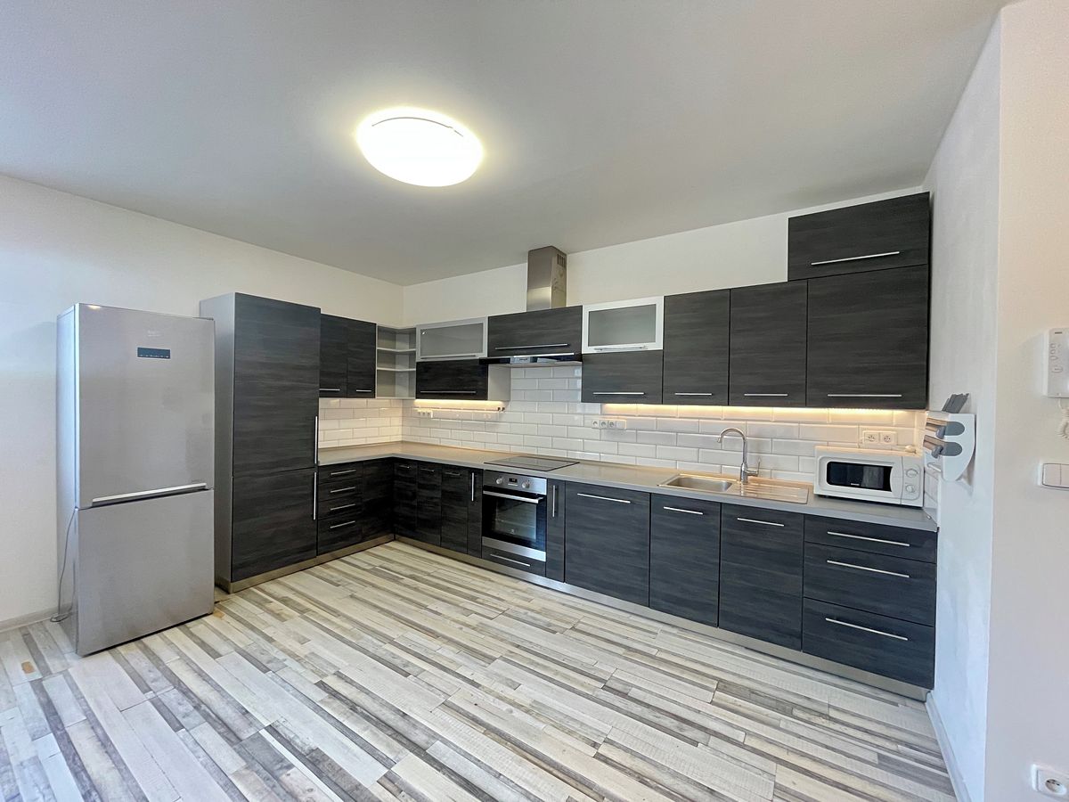 Pronájem bytu 3+kk 100 m² – fotografie 3