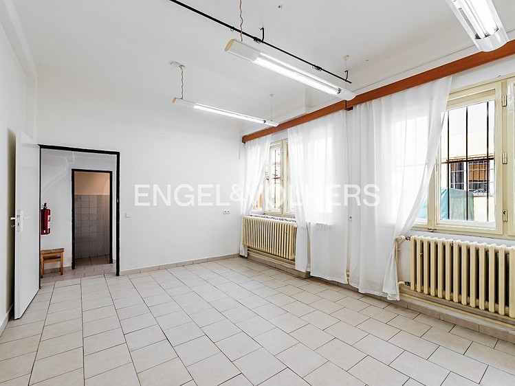 Pronájem komerčního prostoru, 18 m² (2 z 7)