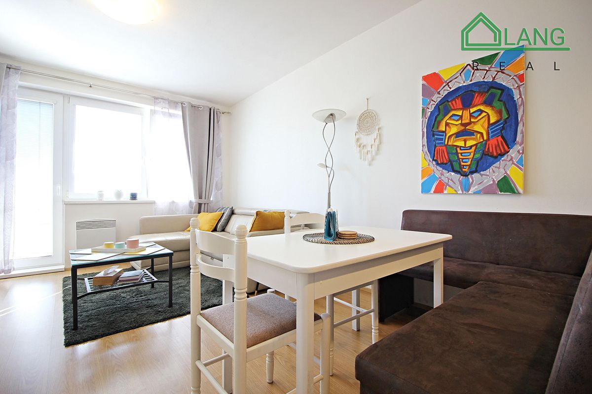 Pronájem bytu 3+kk 68 m²