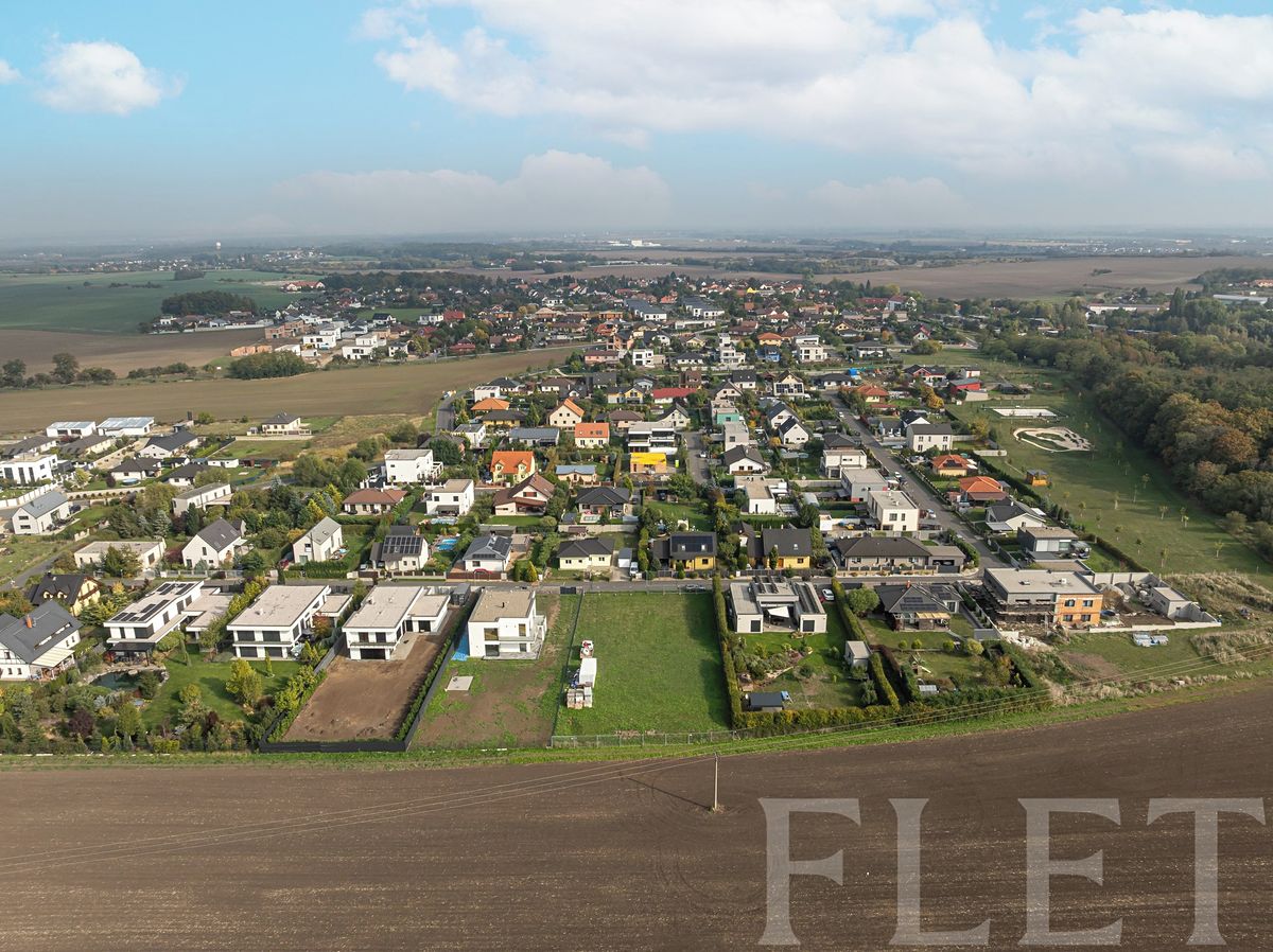 Prodej stavebního pozemku 1619 m² – fotografie 2