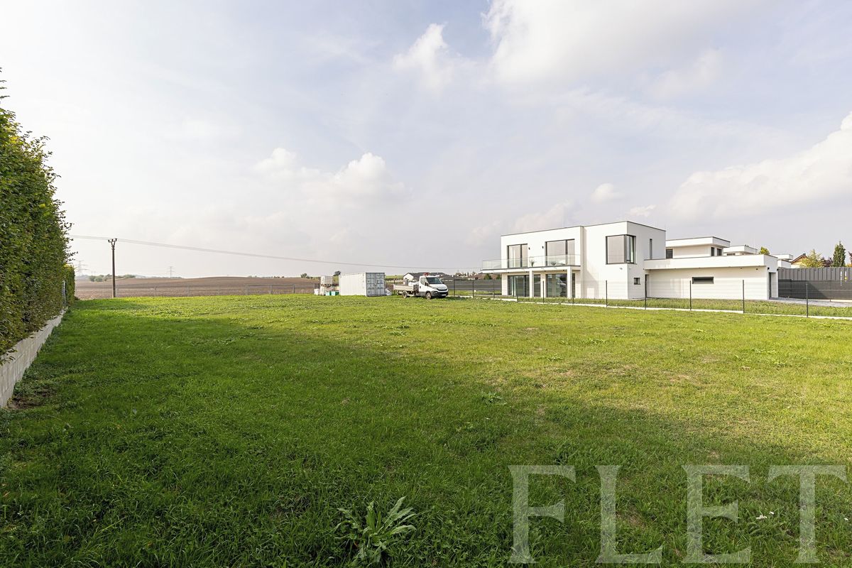 Prodej stavebního pozemku 1619 m²