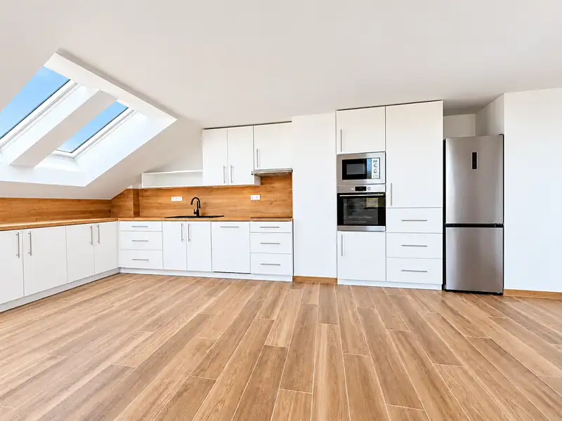 Prodej bytu 3+kk 120 m², Chroboly – náhled fotky 2