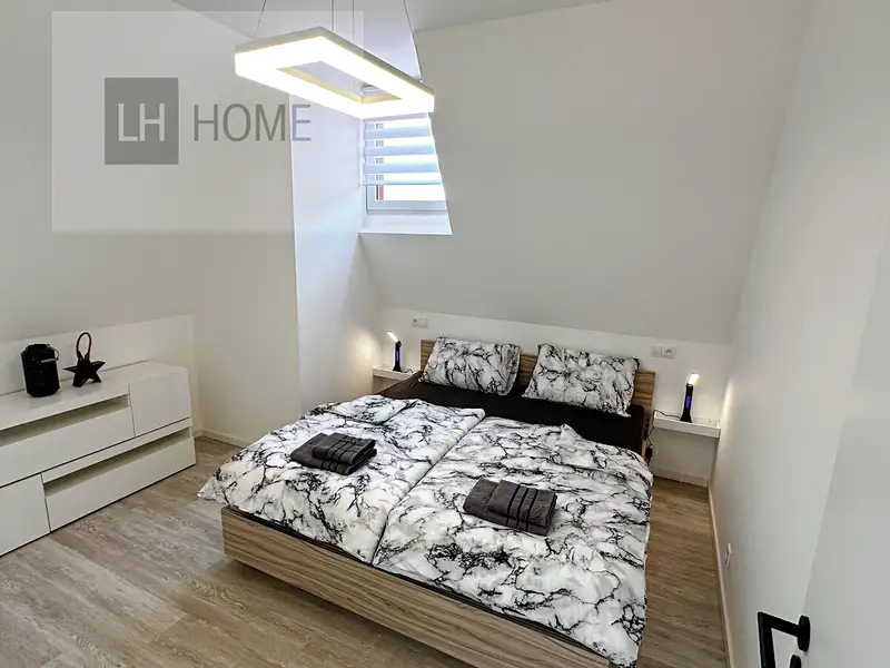 Pronájem bytu 4+kk 98 m², Karlovy Vary – náhled fotky 1