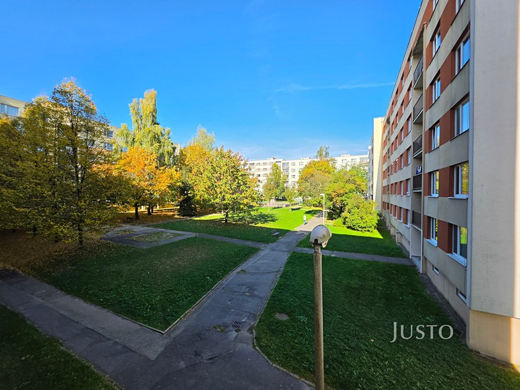 Pronájem bytu 3+1, 67 m² (2 z 12)