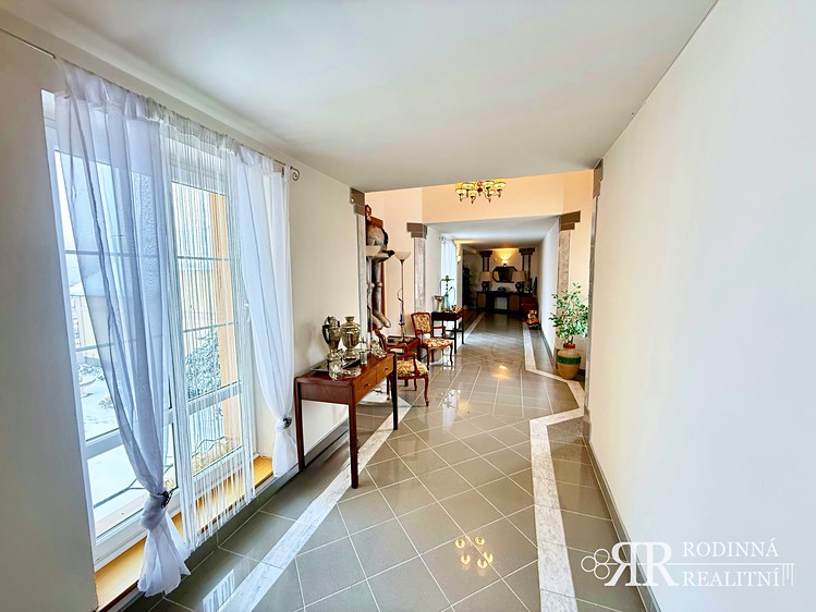 Комерційне приміщення на продаж, 1 000 м² (23 з 52)