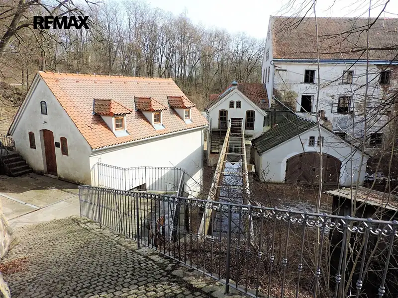 Prodej památky 5000 m², pozemek 7969 m², Telč – náhled fotky 3