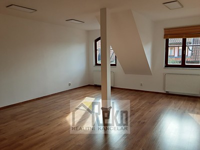 Квартира 4+kk в оренду, 150 м² (3 з 14)