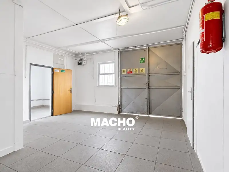 Pronájem skladového prostoru 472 m², Chrášťany – náhled fotky 2