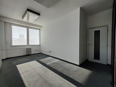 Pronájem komerčního prostoru, 34 m² (2 z 8)