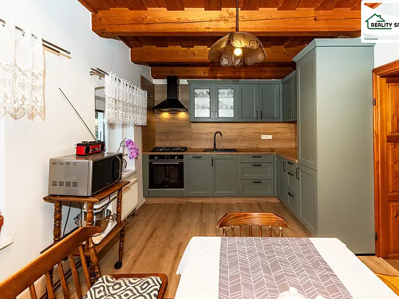 Prodej rodinného domu 180 m², pozemek 1171 m², Skalná – náhled fotky 2