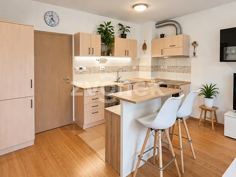 Pronájem bytu 2+kk 57 m², Zlín – náhled fotky 2