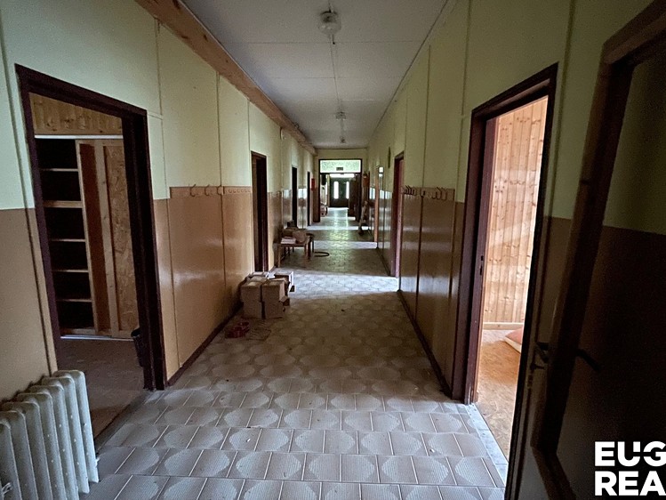 Prodej komerčního prostoru, 1 500 m² (20 z 68)