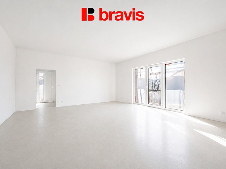 Prodej komerčního prostoru, 41 m² (2 z 8)