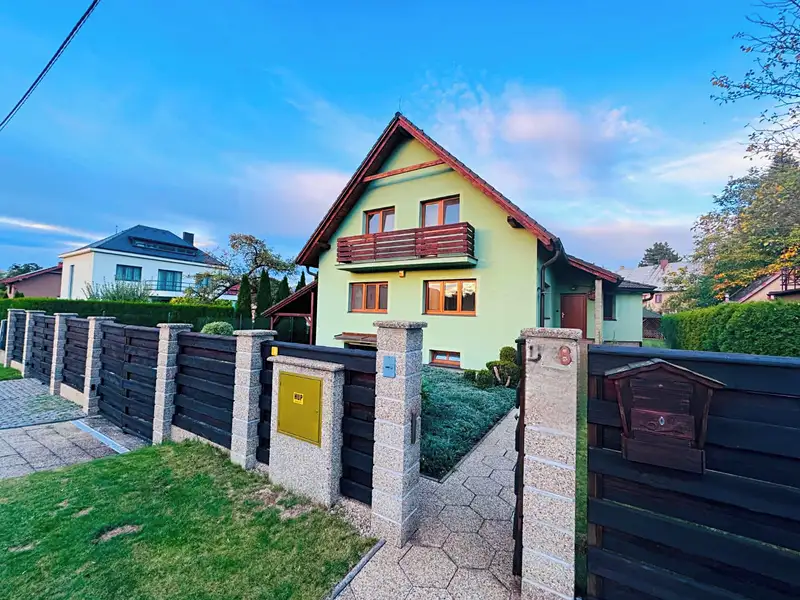 Prodej rodinného domu 229 m², pozemek 894 m², Kopřivnice – náhled fotky 1