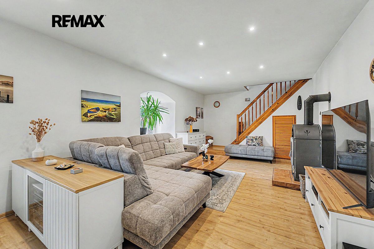 Prodej rodinného domu 128 m², pozemek 276 m², Kostelec nad Labem – fotka 1 z 3