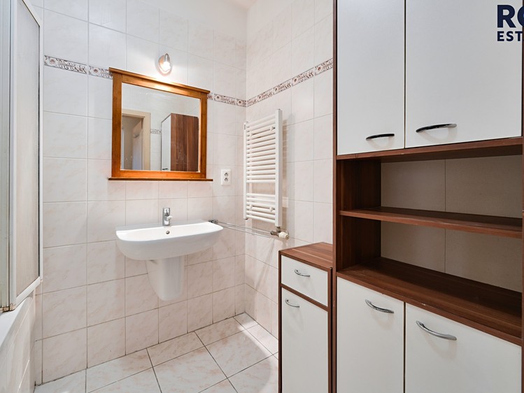 Pronájem bytu 3+kk, 80 m² (13 z 15)