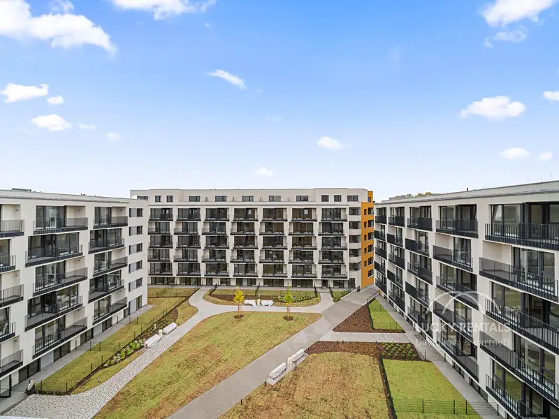 Pronájem bytu 1+kk 32 m², Praha – náhled fotky 2