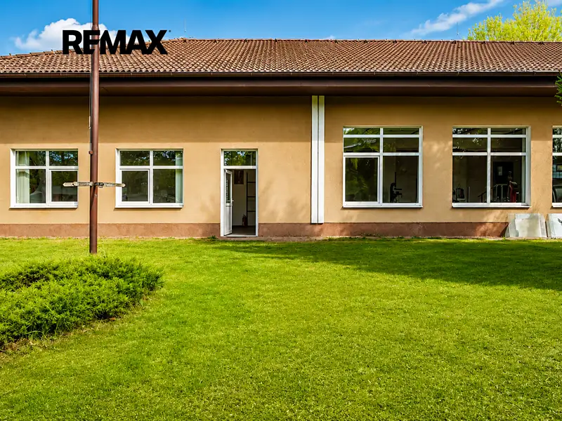 Prodej obchodního prostoru 277 m², Smiřice – náhled fotky 2