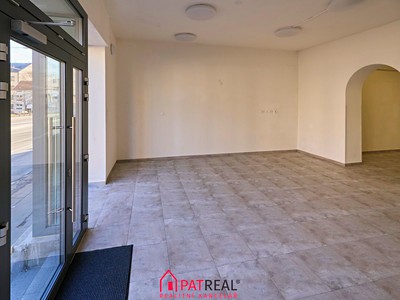 Pronájem komerčního prostoru, 70 m² (3 z 14)