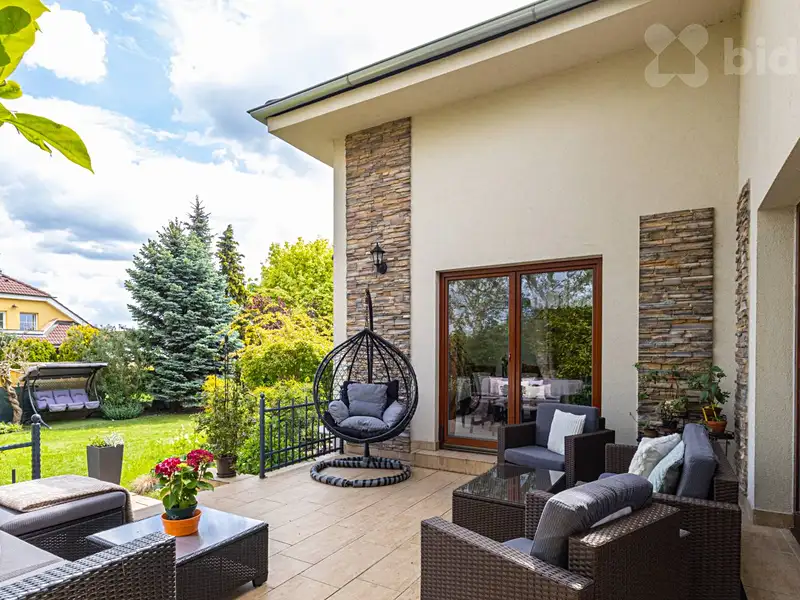 Prodej rodinného domu 221 m², pozemek 647 m², Velké Přílepy – náhled fotky 3