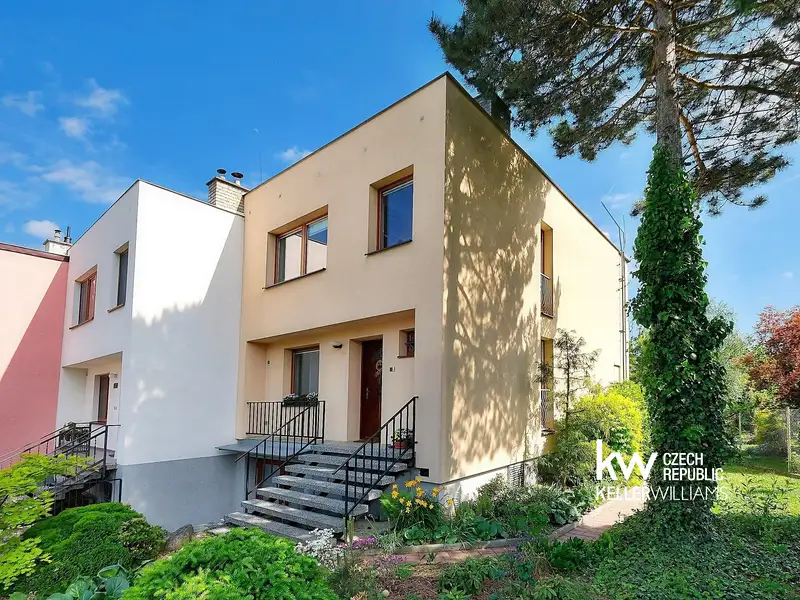 Pronájem rodinného domu 220 m², pozemek 1945 m², Kroměříž – náhled fotky 2