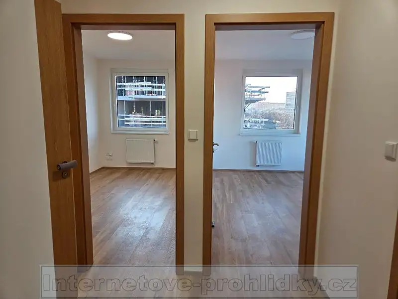 Pronájem bytu 2+kk 60 m², Praha – náhled fotky 3