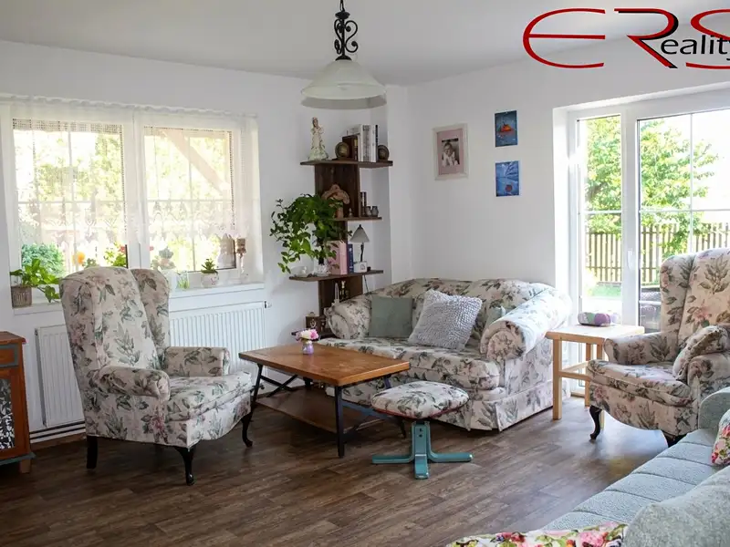 Prodej rodinného domu 270 m², pozemek 759 m², Kostelní Hlavno – náhled fotky 2