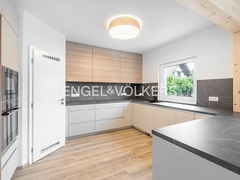 Pronájem rodinného domu 167 m², pozemek 662 m², Praha – náhled fotky 3