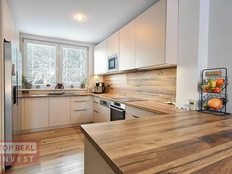Prodej rodinného domu 238 m², pozemek 1069 m², Rataje – náhled fotky 1