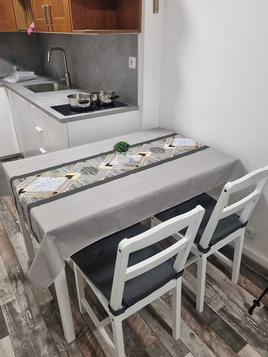 Pronájem bytu 1+kk 30 m², Hradec Králové – fotka 1 z 3