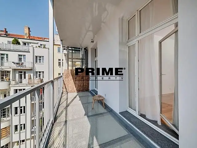 Pronájem bytu 5+kk 184 m², Praha – náhled fotky 1