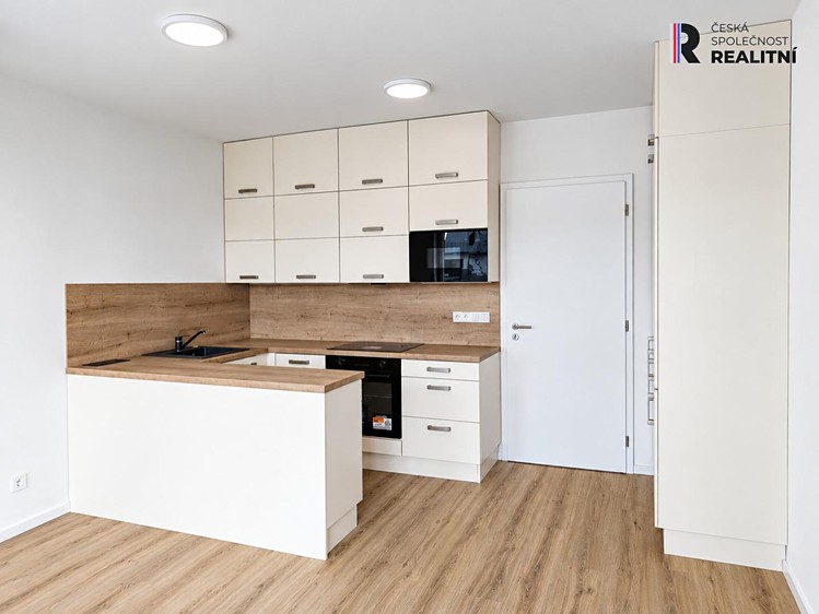 Квартира 1+kk в оренду, 36 м² (1 з 17)