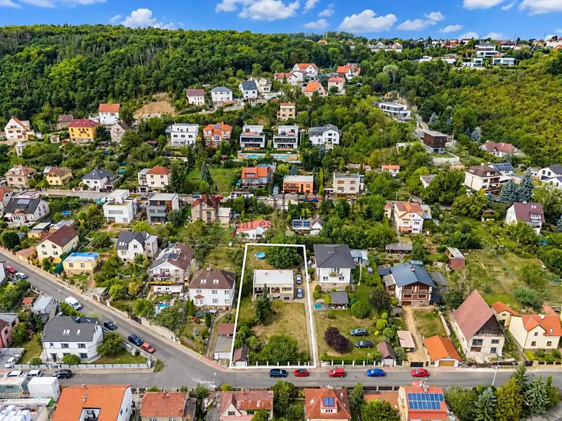Prodej rodinného domu 192 m², pozemek 1249 m², Praha – náhled fotky 3