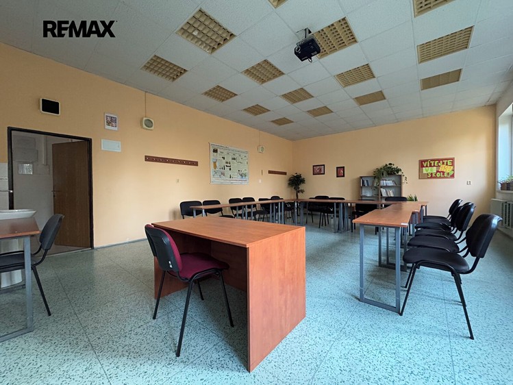 Комерційне приміщення на продаж, 900 м² (11 з 50)